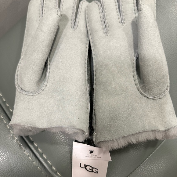 UGG sheepskin gloves - Picture 2 of 6